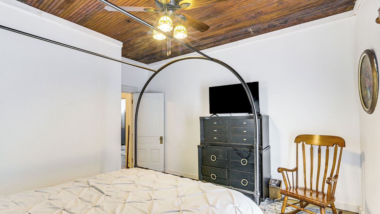 Photo of Bedroom in Carterville