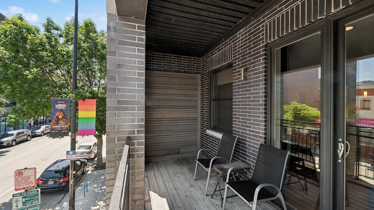 Photo of Outdoor in Lakeview