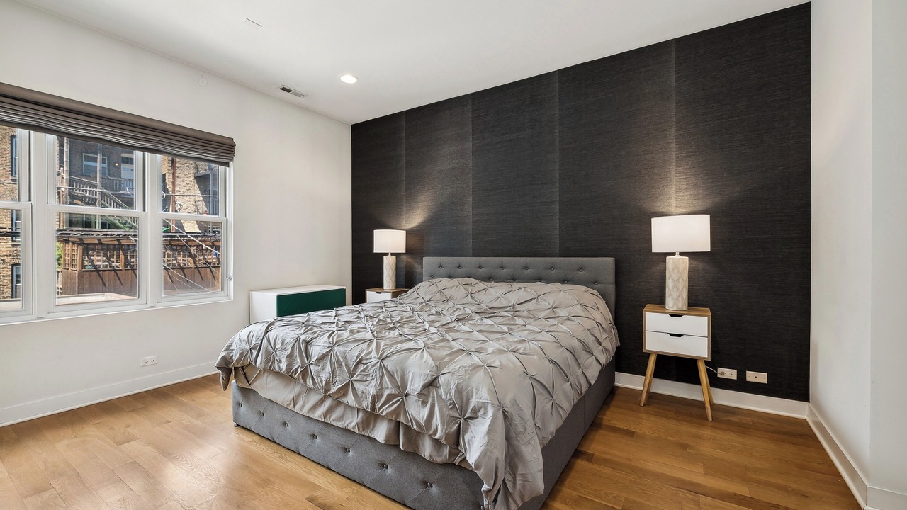 Photo of Bedroom in Lakeview