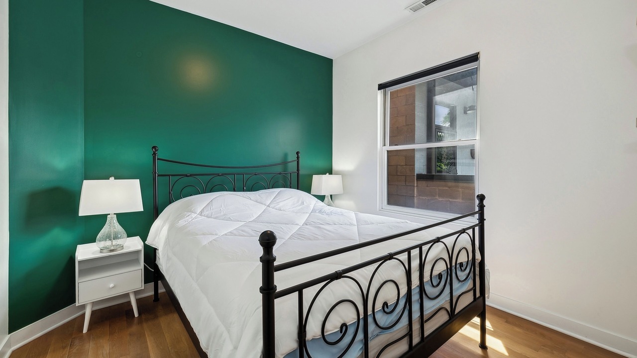 Photo of Bedroom in Lakeview