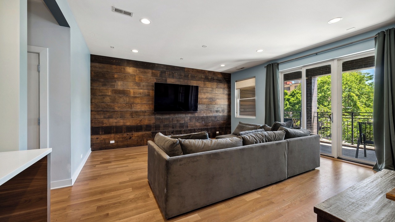 Photo of Livingroom in Lakeview