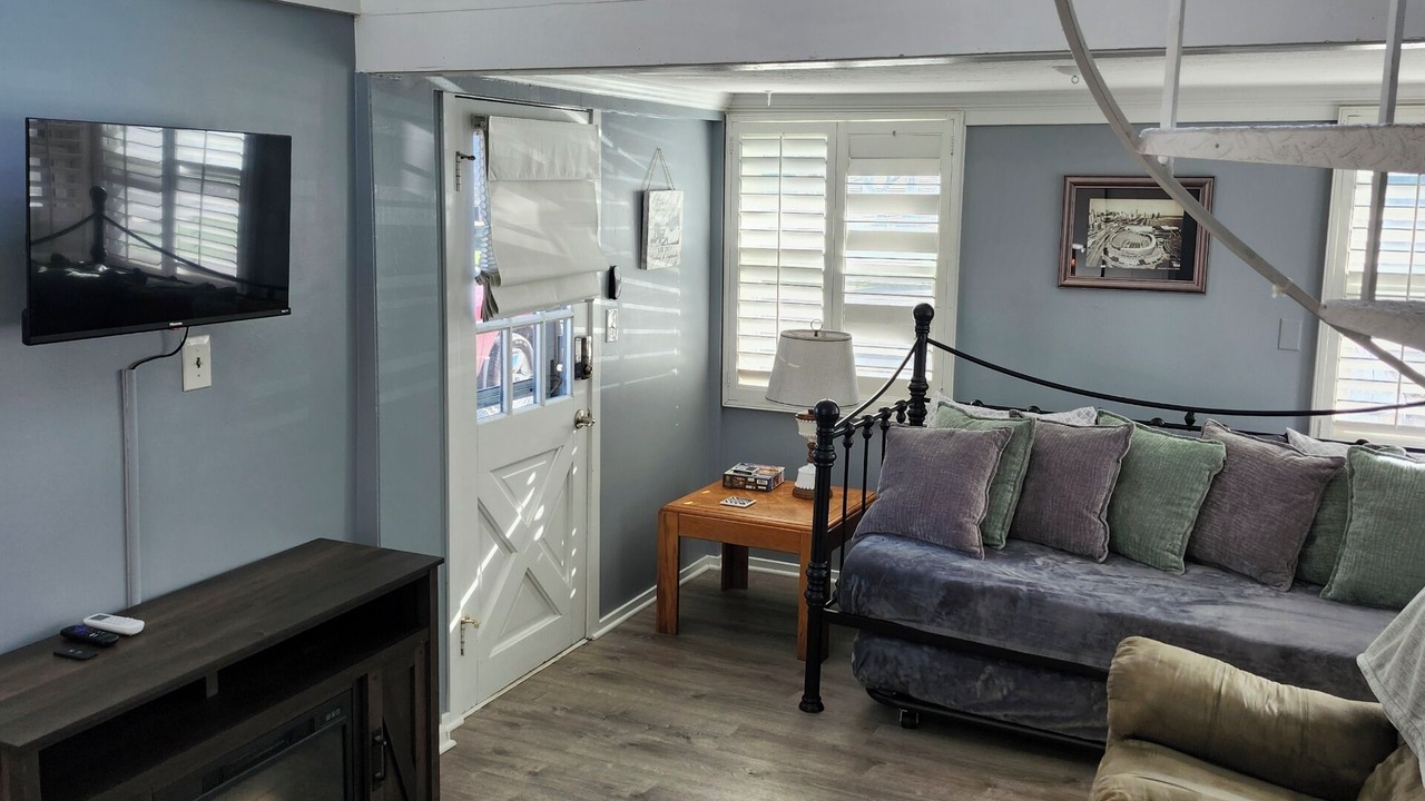 Photo of Livingroom in Fox River Grove