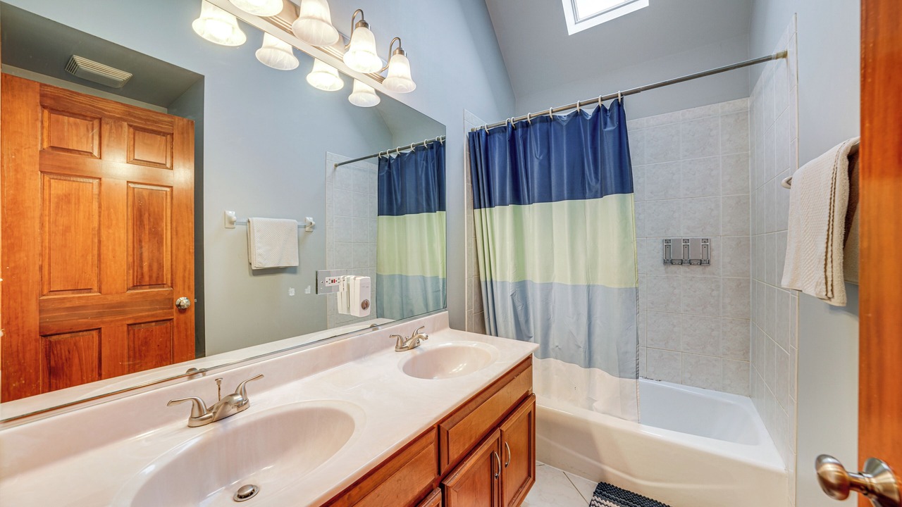 Photo of Bathroom in Fox Valley