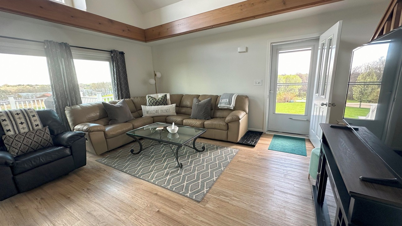 Photo of Livingroom in Apple River