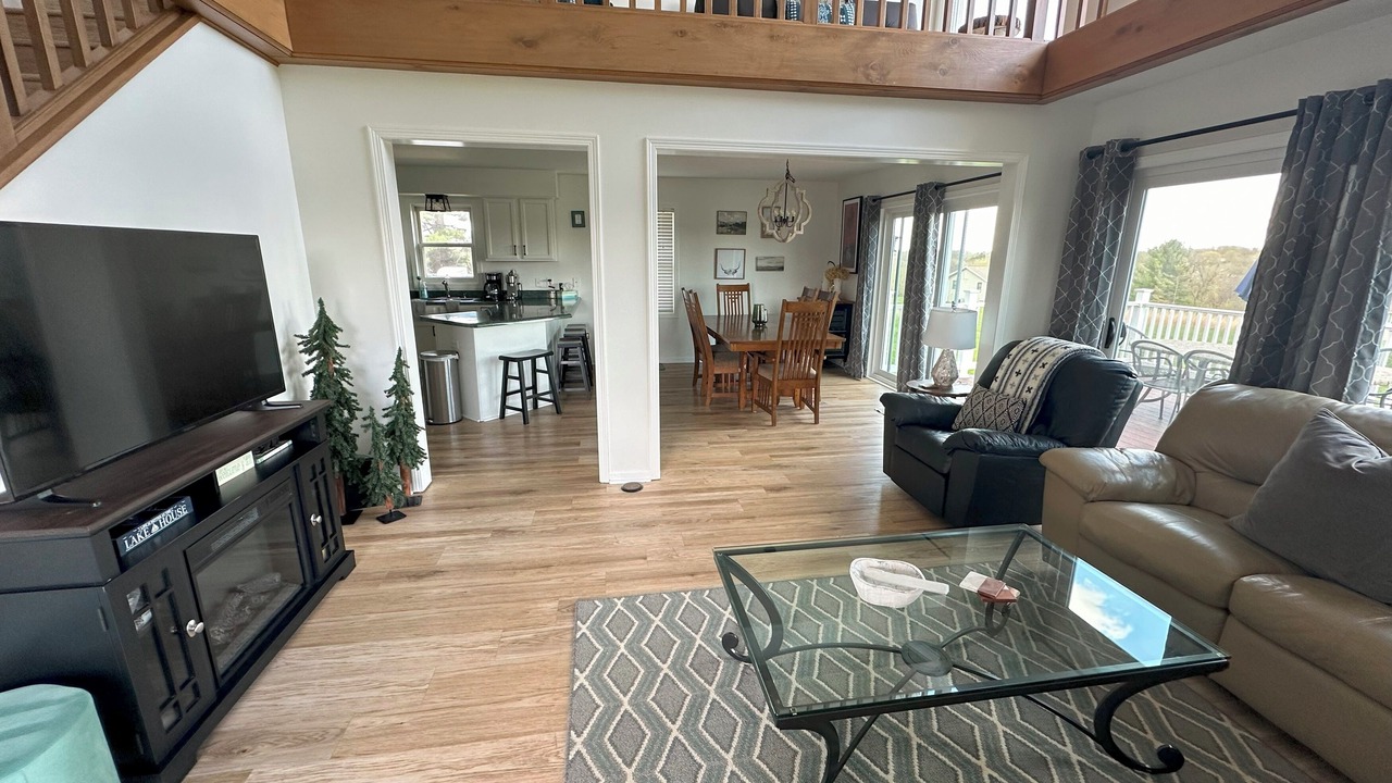 Photo of Livingroom in Apple River