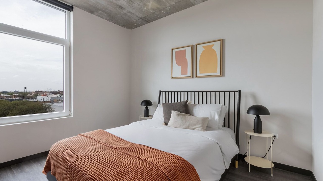 Photo of Bedroom in Near West Side