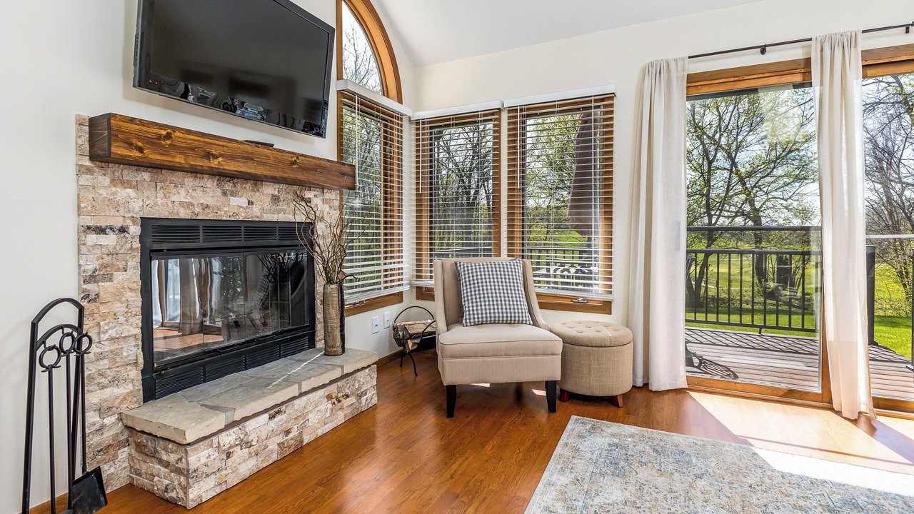 Photo of Livingroom in The Galena Territory