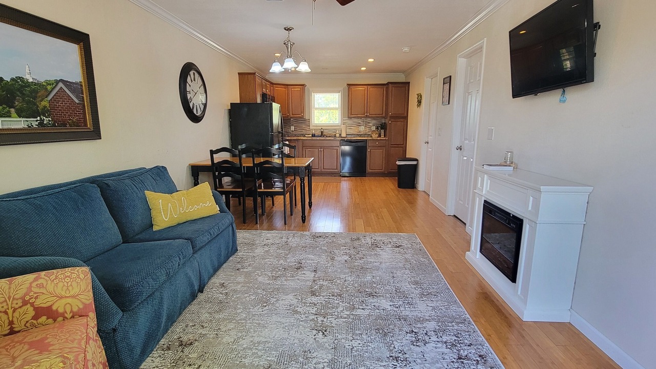 Photo of Livingroom in Nauvoo