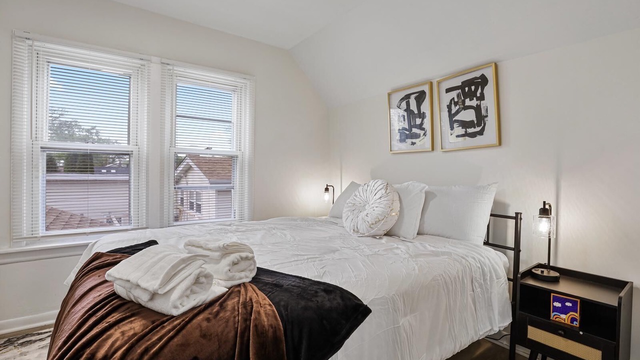 Photo of Bedroom in Wood Dale