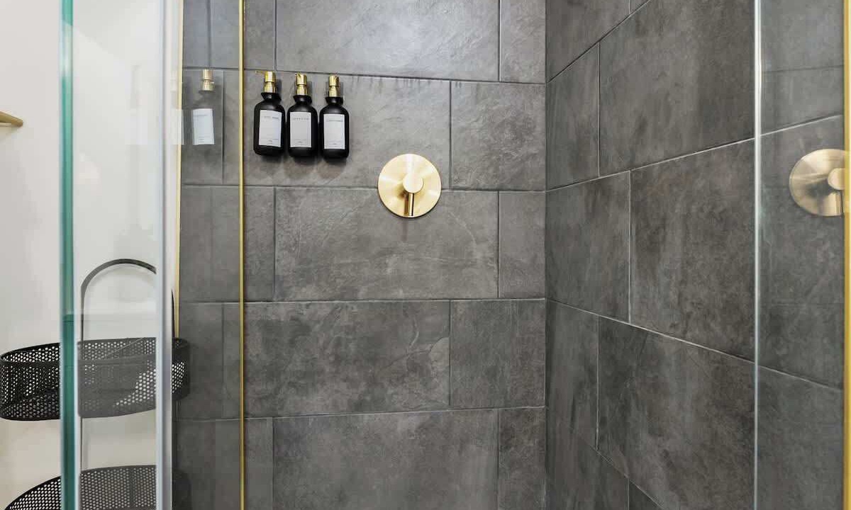 Photo of Bathroom in Oak Park