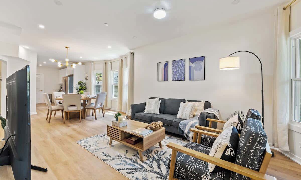 Photo of Livingroom in Oak Park
