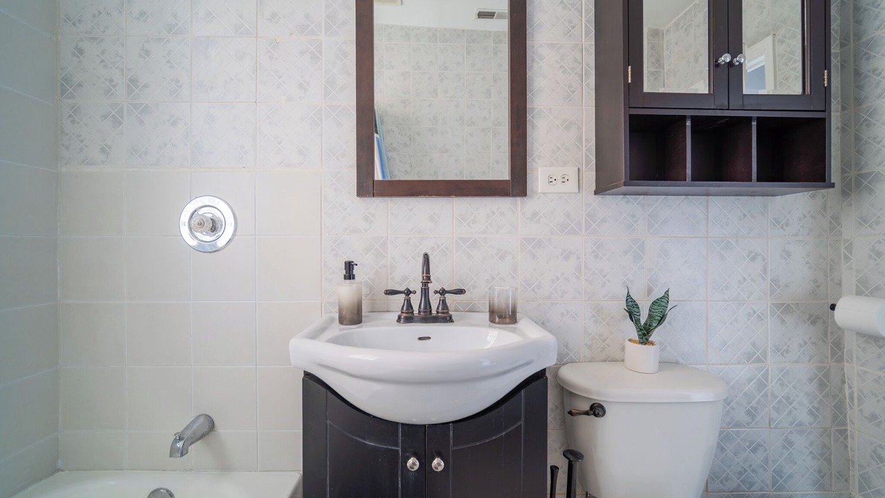Photo of Bathroom in Logan Square