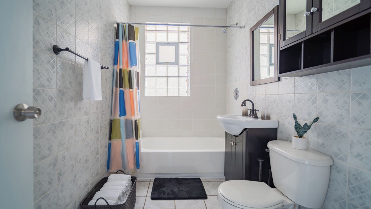 Photo of Bathroom in Logan Square