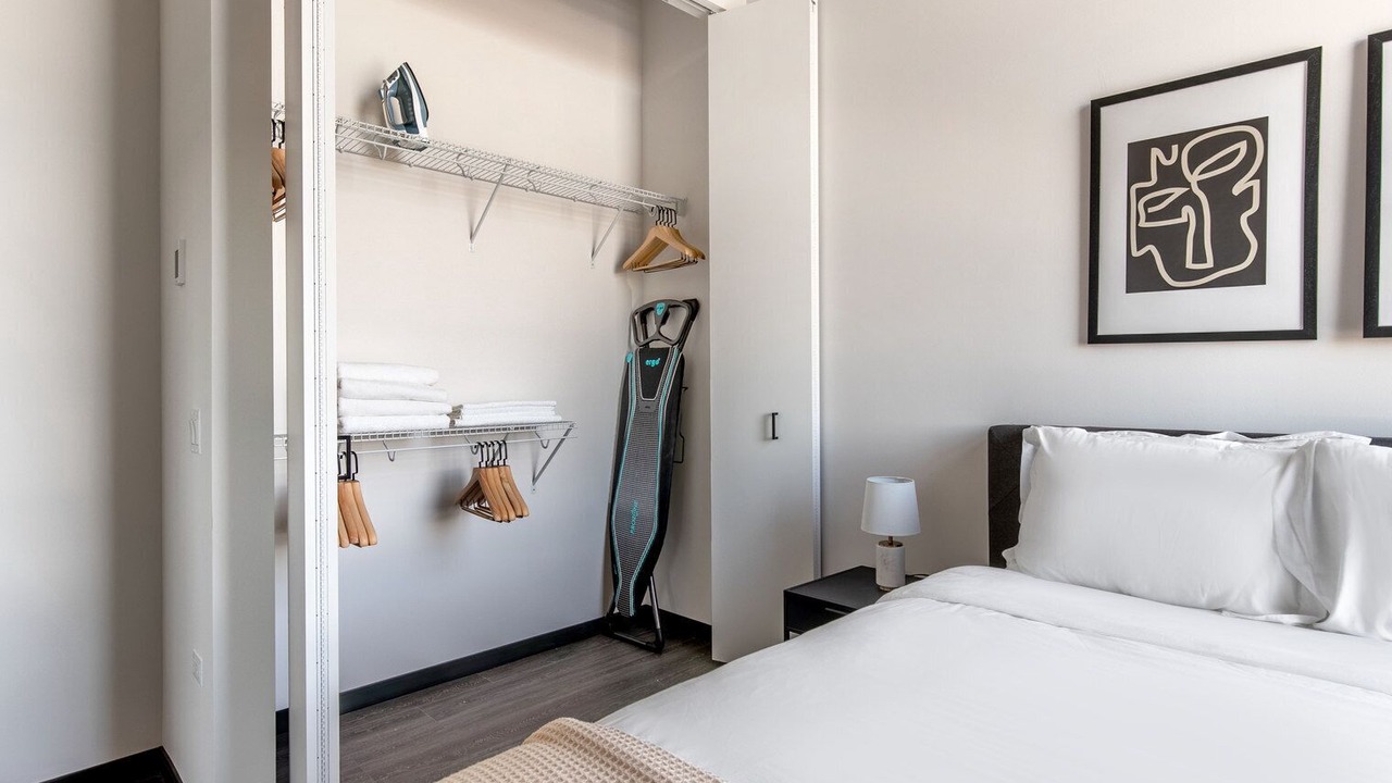 Photo of Bedroom in Near West Side