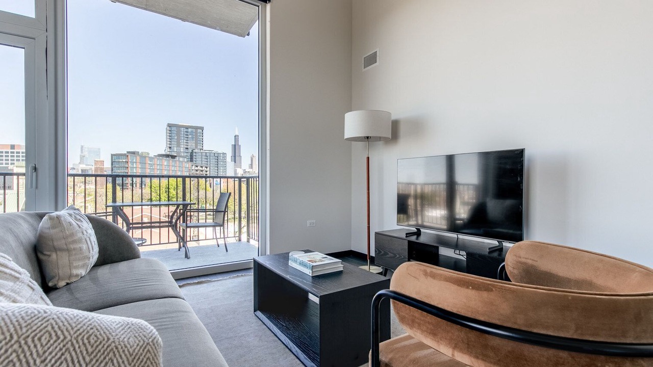 Photo of Livingroom in Near West Side
