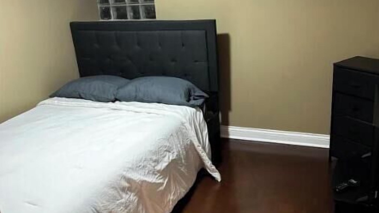 Photo of Bedroom in East Beverly