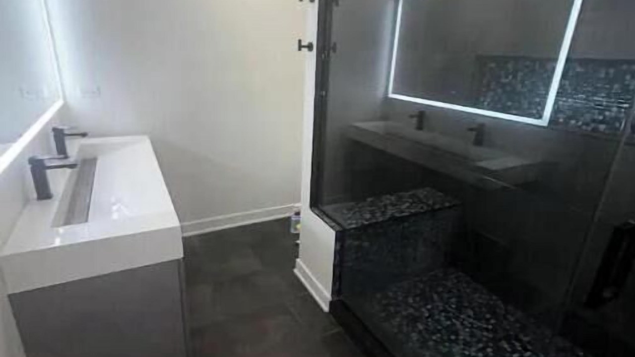 Photo of Bathroom in East Beverly