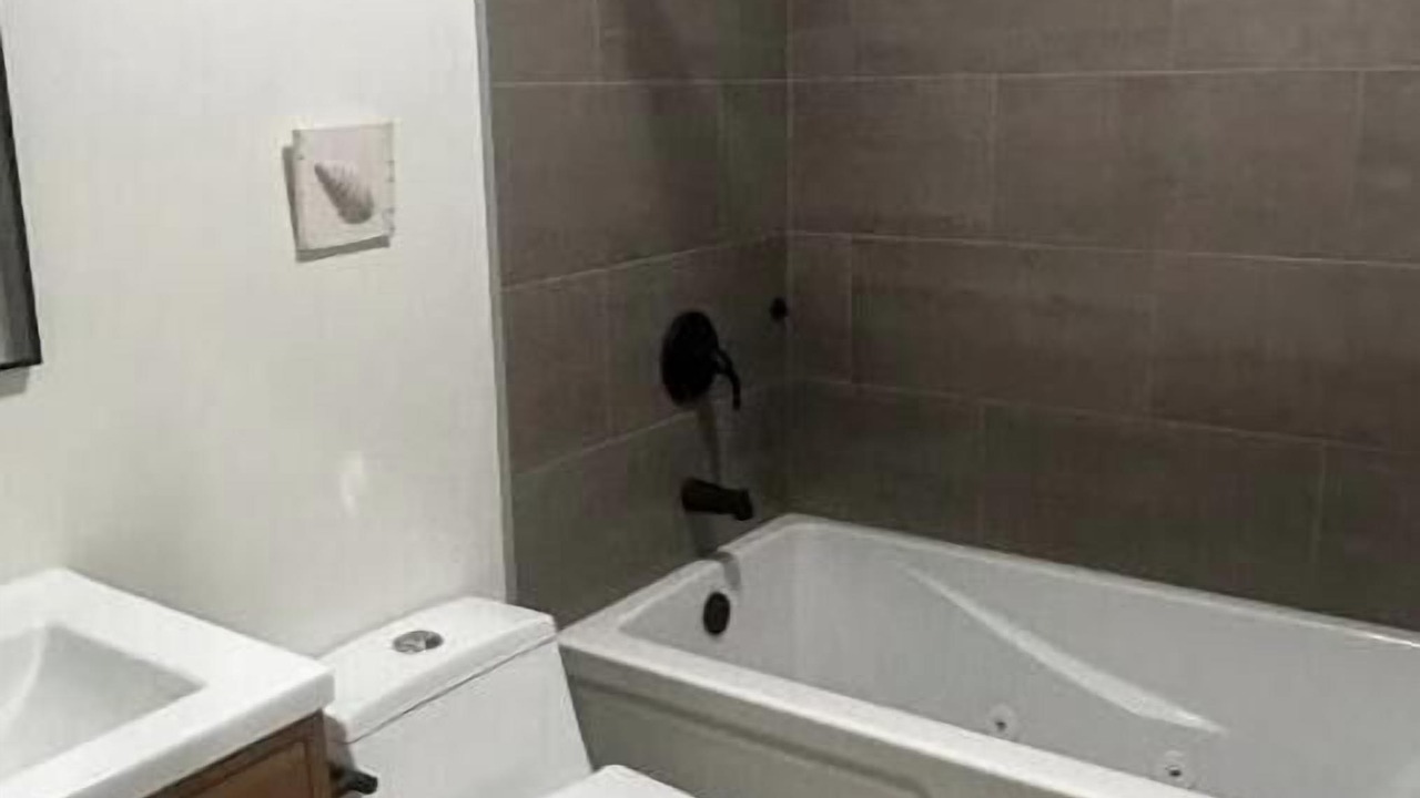 Photo of Bathroom in East Beverly