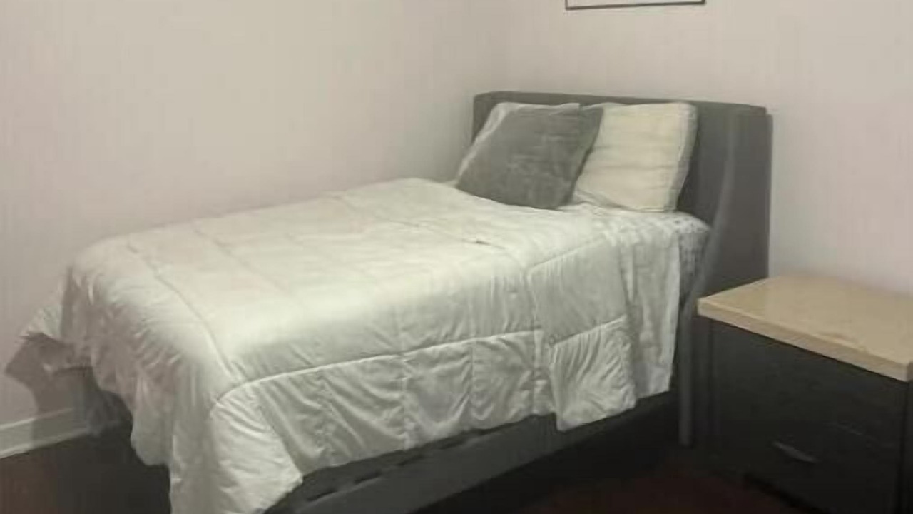 Photo of Bedroom in East Beverly
