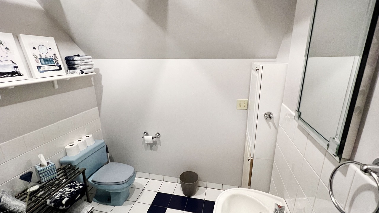 Photo of Bathroom in Wrigleyville