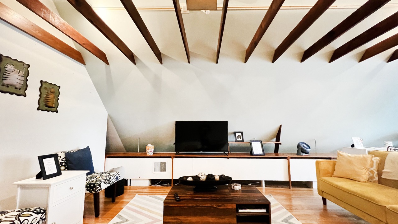 Photo of Livingroom in Wrigleyville