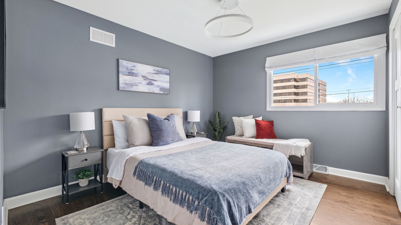 Photo of Bedroom in Oakbrook Terrace