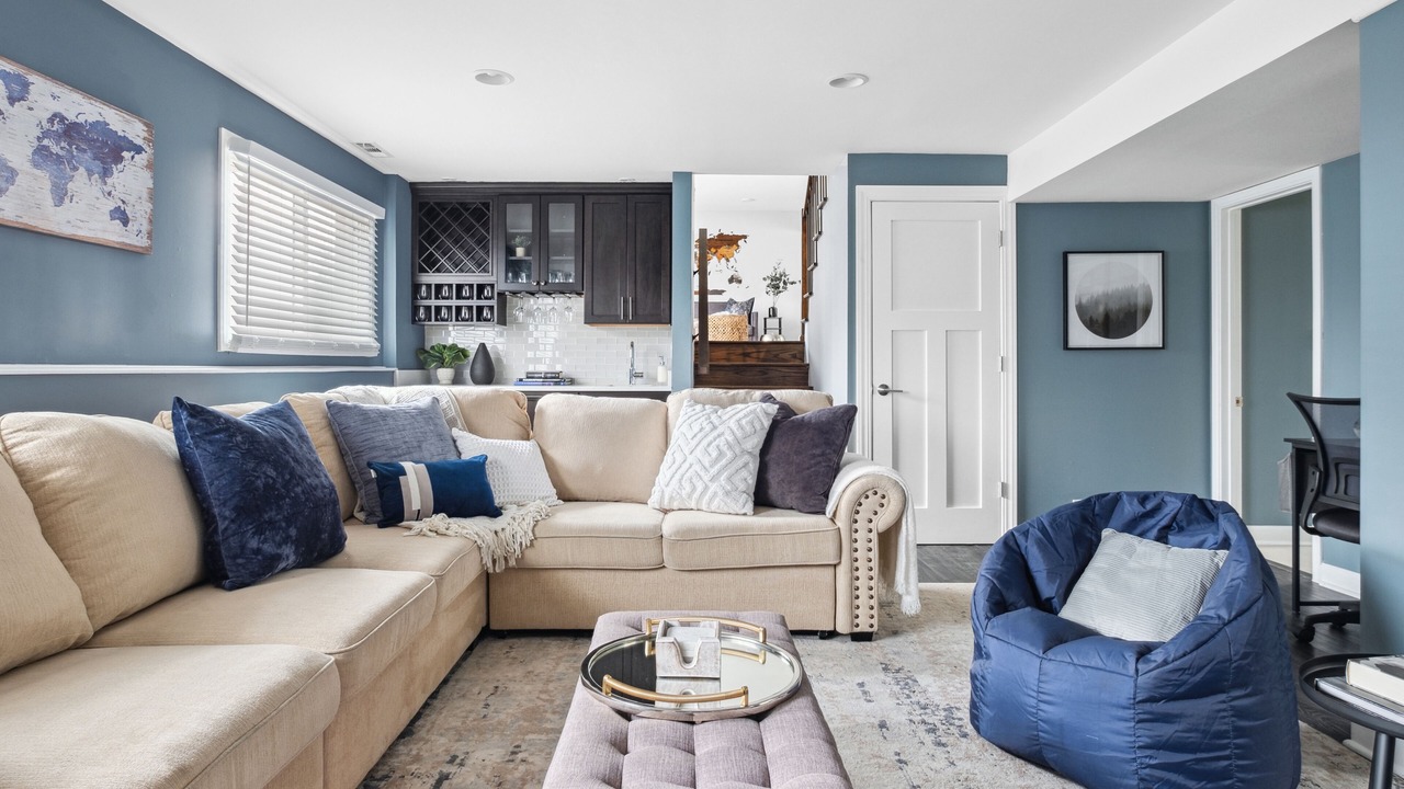 Photo of Livingroom in Oakbrook Terrace