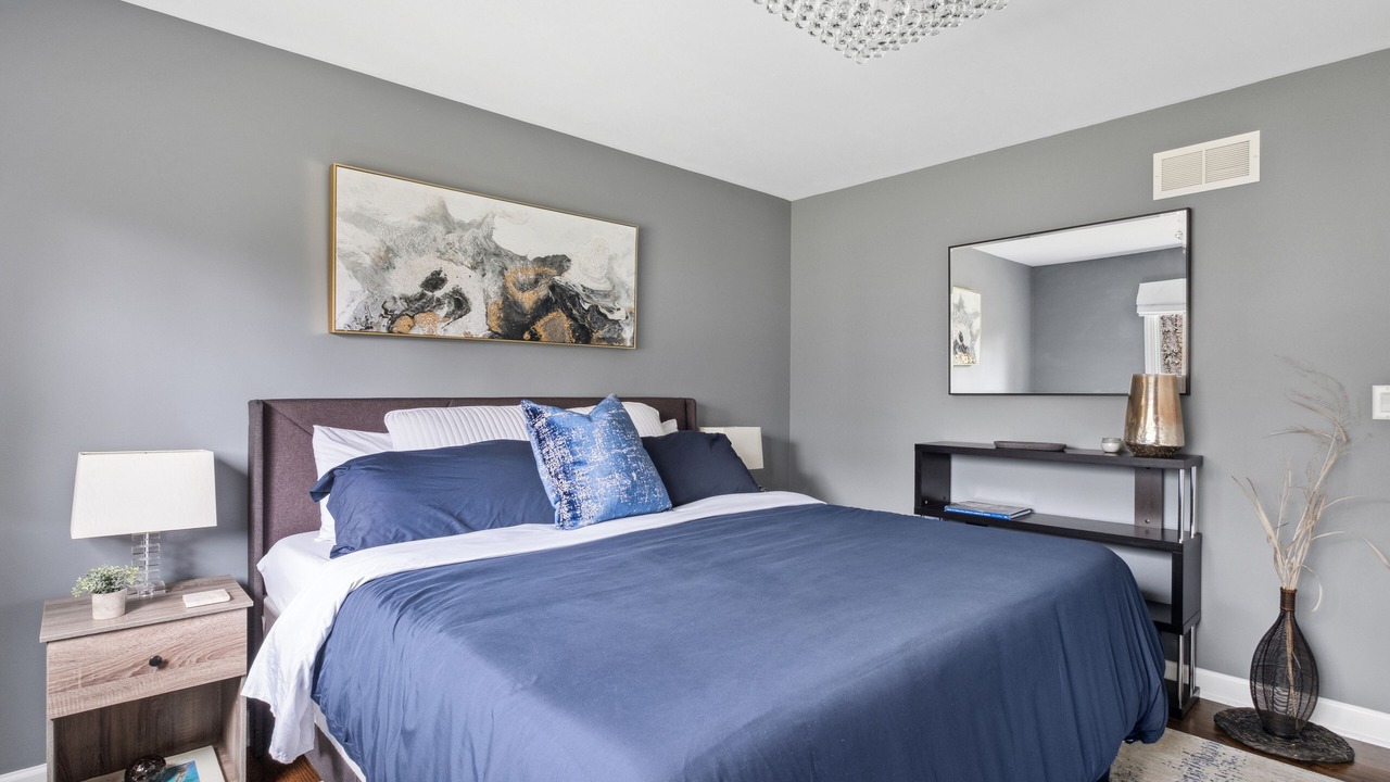 Photo of Bedroom in Oakbrook Terrace