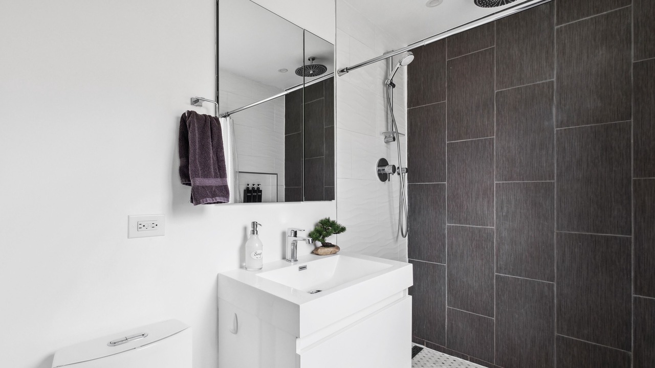 Photo of Bathroom in Oakbrook Terrace