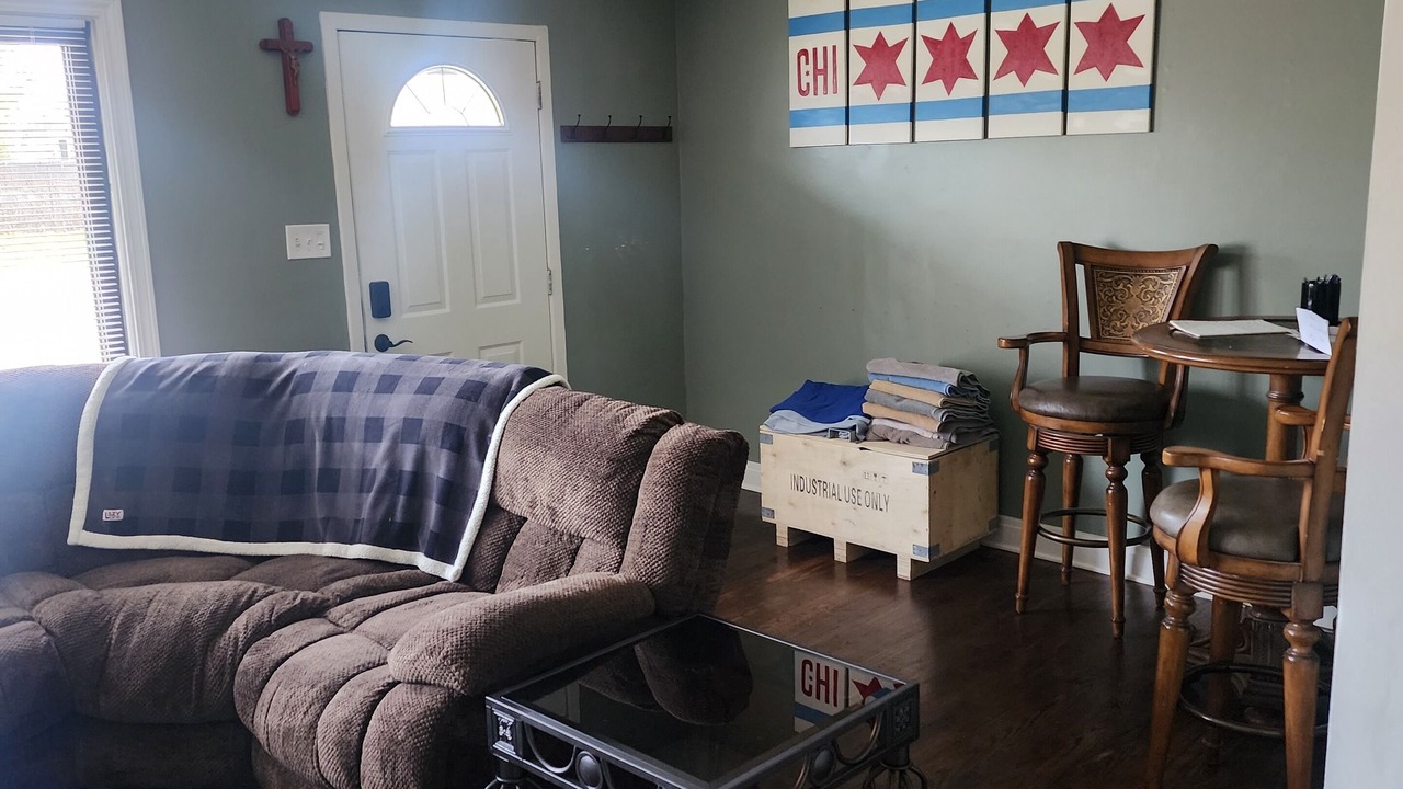 Photo of Livingroom in Chicago Ridge