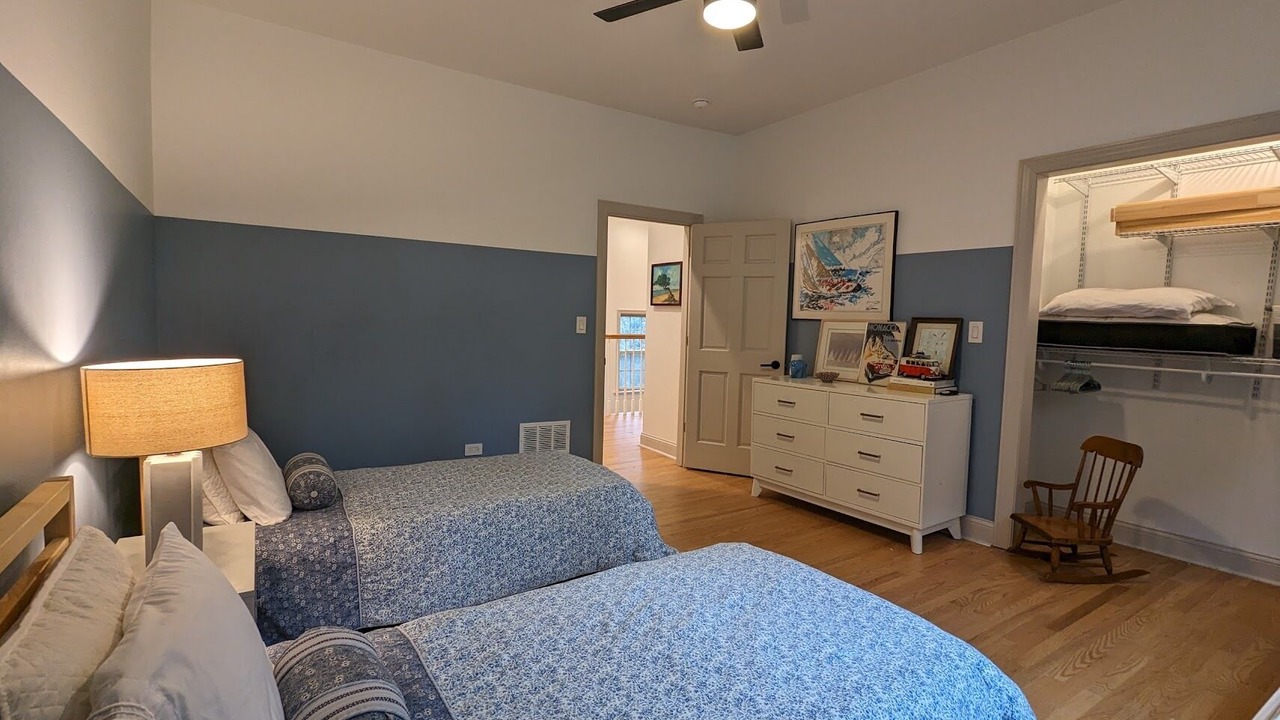 Photo of Bedroom in Rogers Park