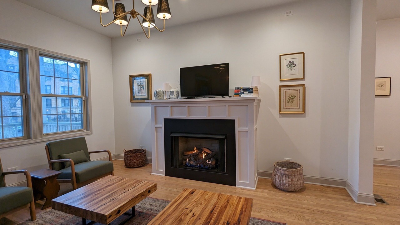 Photo of Livingroom in Rogers Park