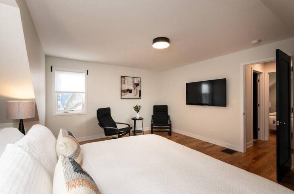Photo of Bedroom in Bridgeview