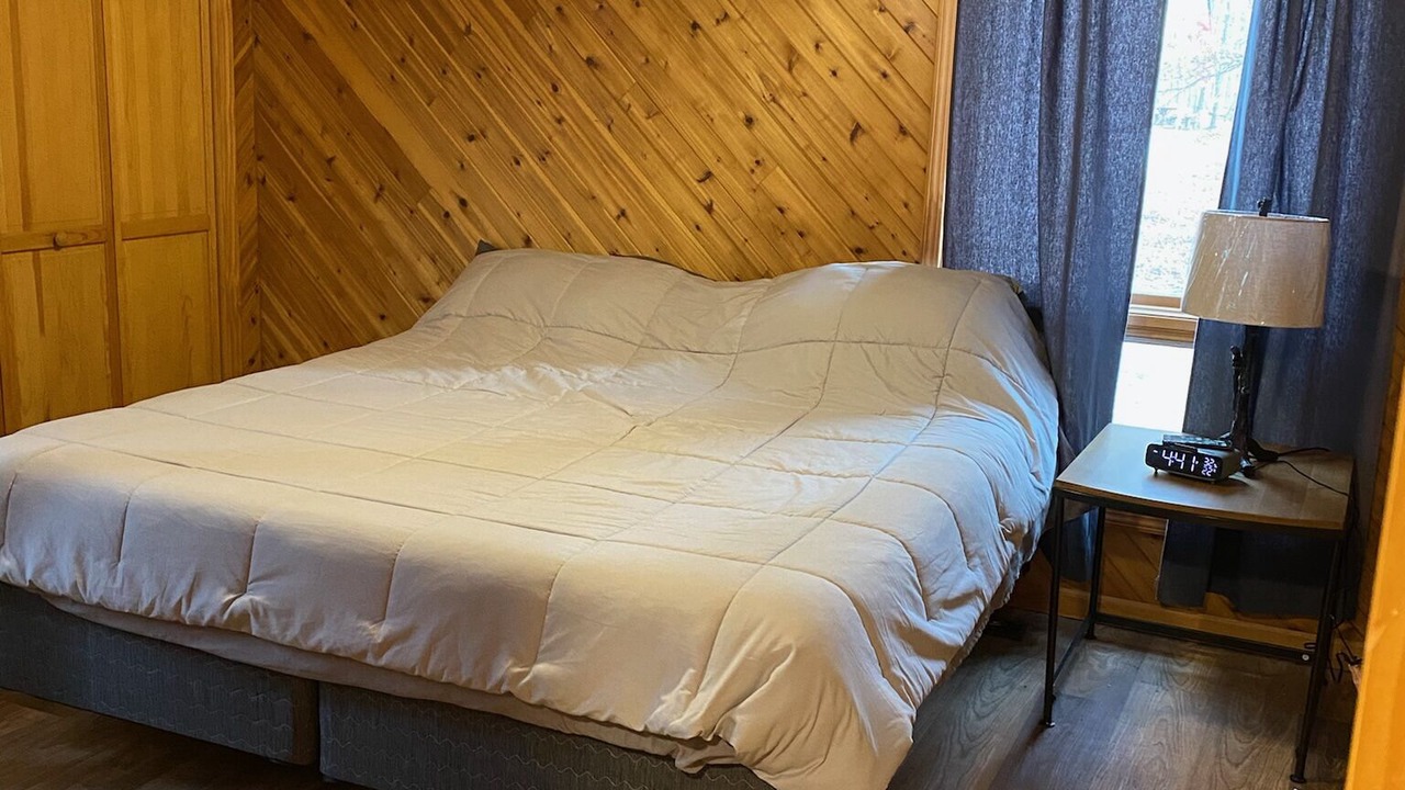 Photo of Bedroom in Rosamond