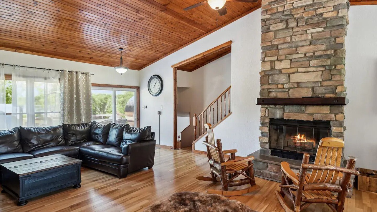 Photo of Livingroom in Dixon