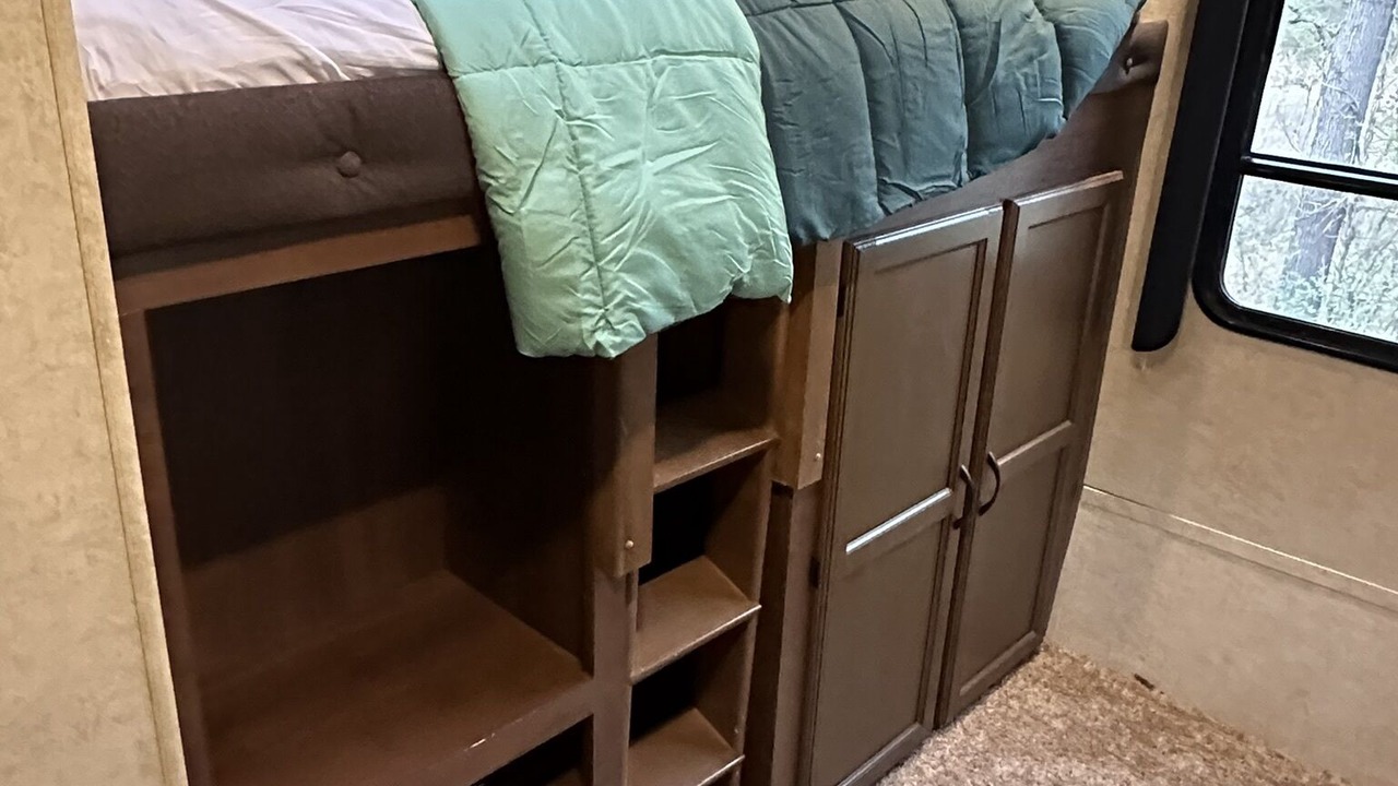 Photo of Bedroom in Carterville