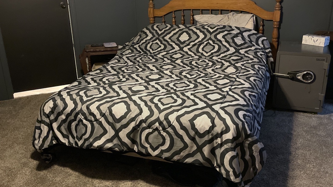 Photo of Bedroom in Akin