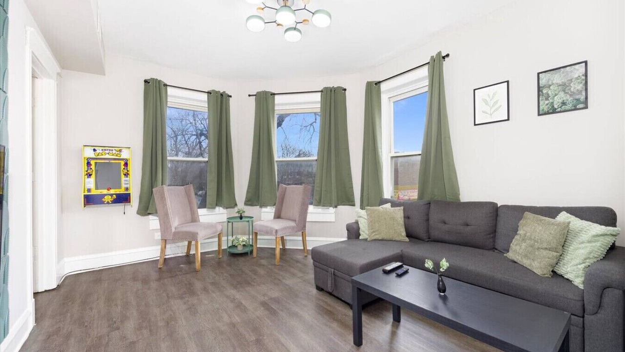 Photo of Livingroom in Brighton Park