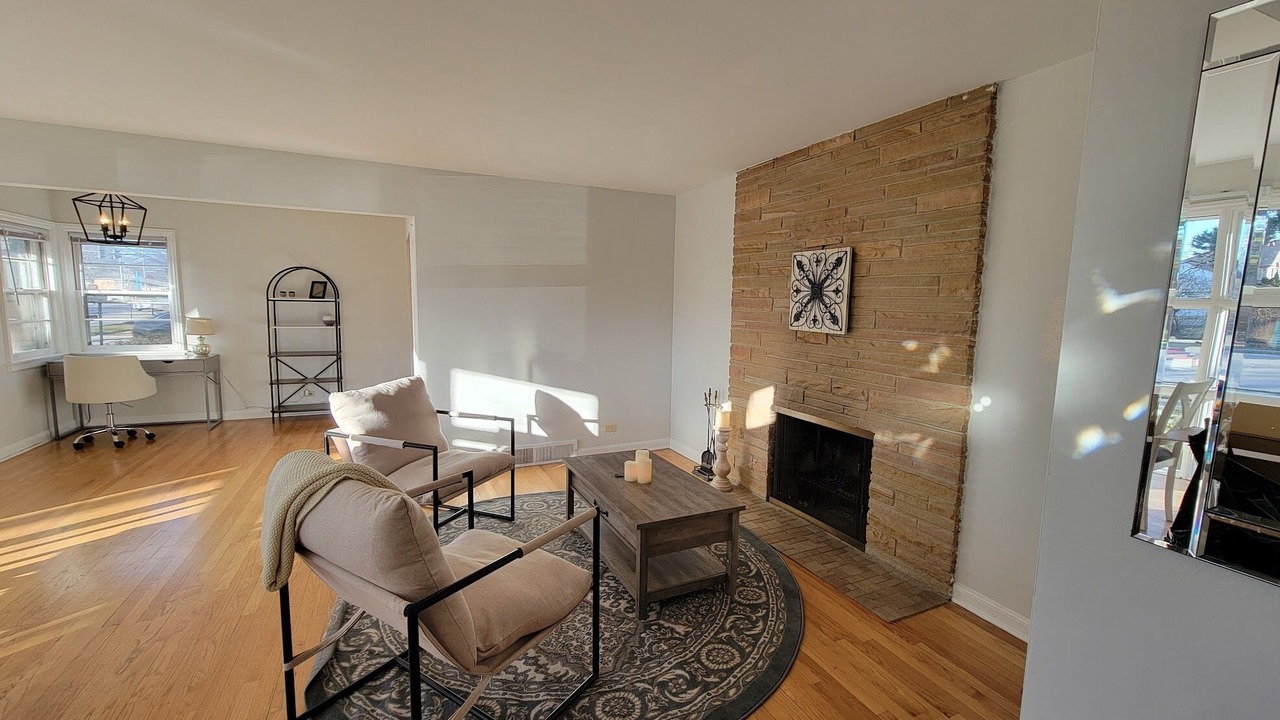 Photo of Livingroom in Skokie