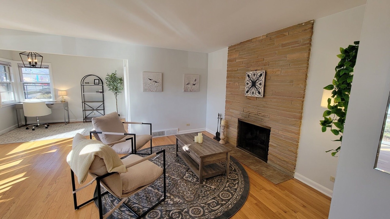 Photo of Livingroom in Skokie