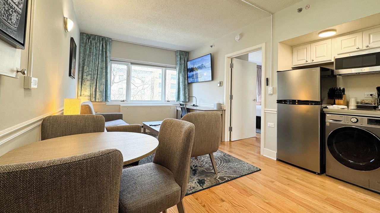 Photo of Livingroom in Evanston