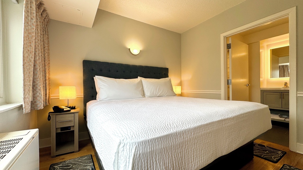 Photo of Bedroom in Evanston