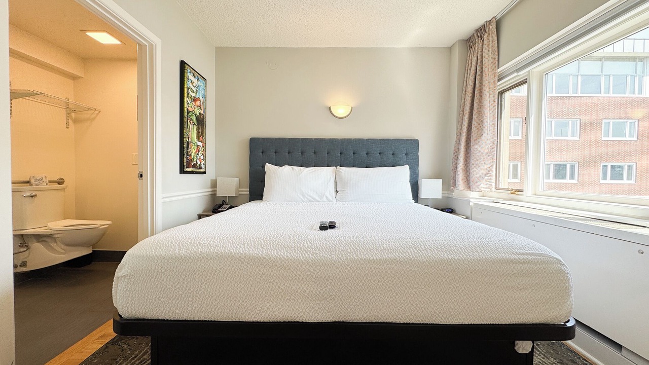Photo of Bedroom in Evanston