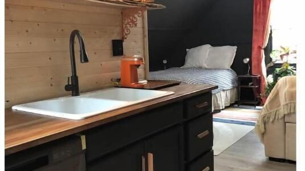 Photo of Bedroom in Elsah