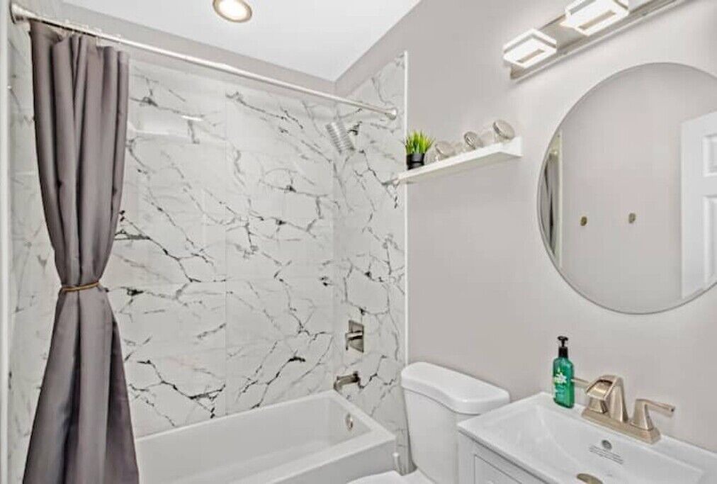 Photo of Bathroom in Bronzeville