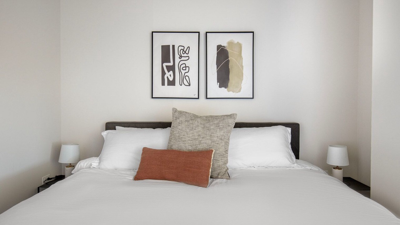 Photo of Bedroom in Near West Side