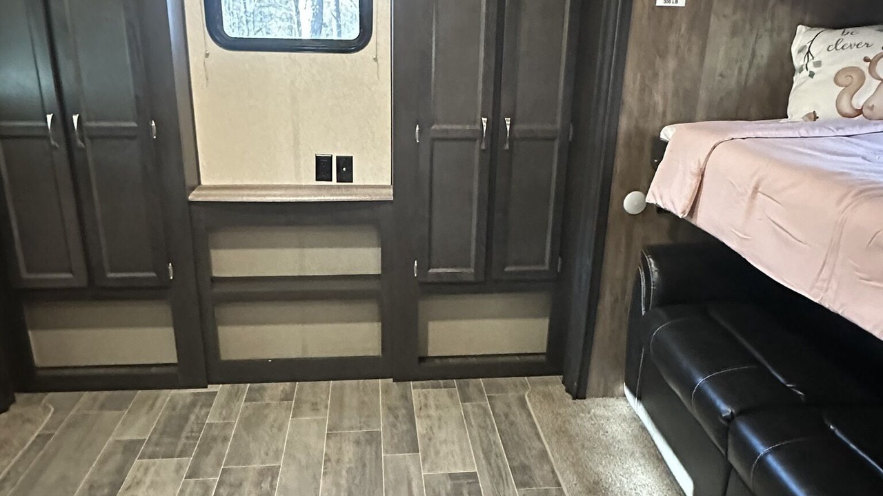 Photo of Bedroom in Carterville