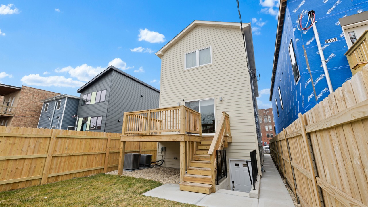 Photo of Outdoor in Woodlawn