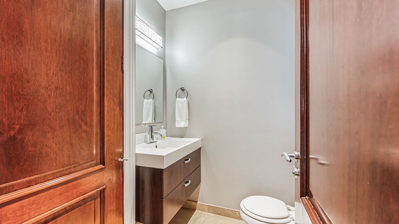 Photo of Bathroom in Near North Side