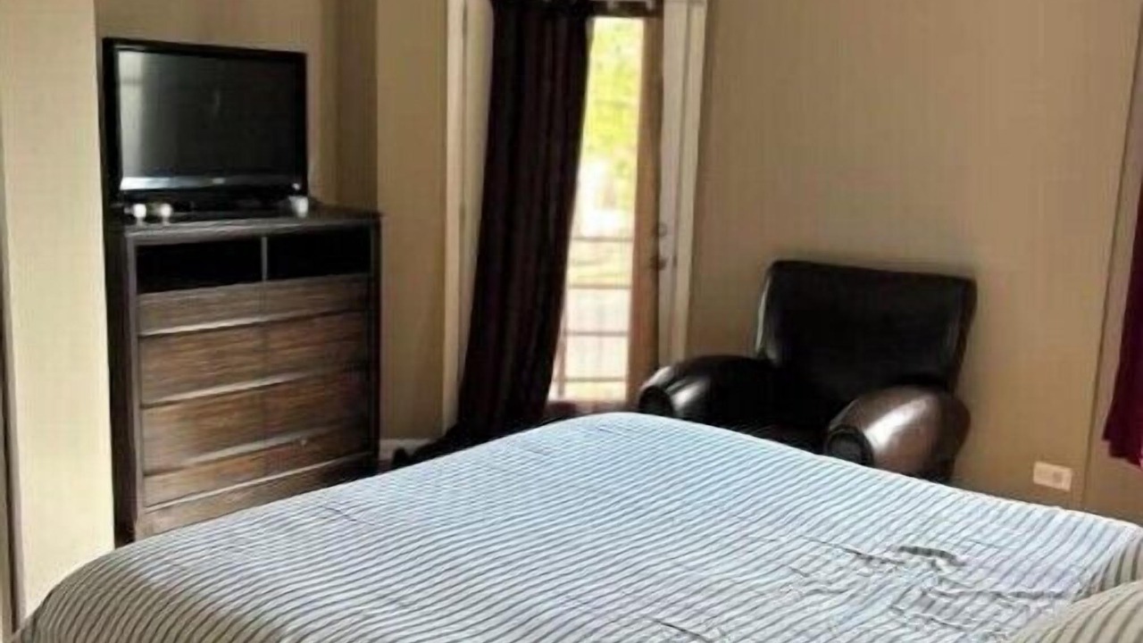 Photo of Bedroom in Oakland